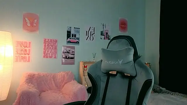 Snapshot of dinnerwithflowers chatting on 02.10.26 dinnerwithflowers online show from 02.10.26