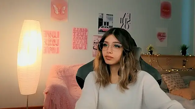 Snapshot of dinnerwithflowers chatting on 03.08.26 dinnerwithflowers online show from 03.08.26