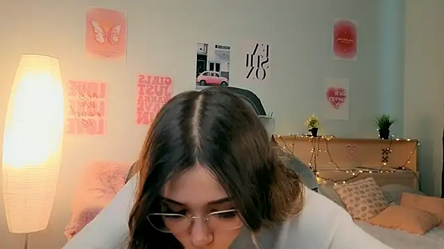 Snapshot of dinnerwithflowers chatting on 03.10.26 dinnerwithflowers online show from 03.10.26