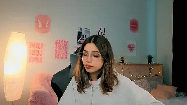 Snapshot of dinnerwithflowers chatting on 03.13.26 dinnerwithflowers online show from 03.13.26