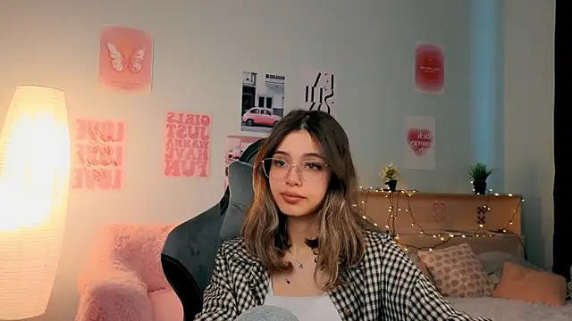 Snapshot of dinnerwithflowers chatting on 03.19.26 dinnerwithflowers online show from 03.19.26