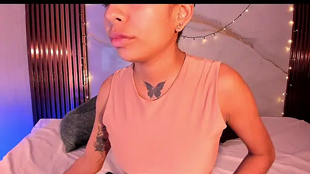 Scarlet Vixen  online show from 07.22.26