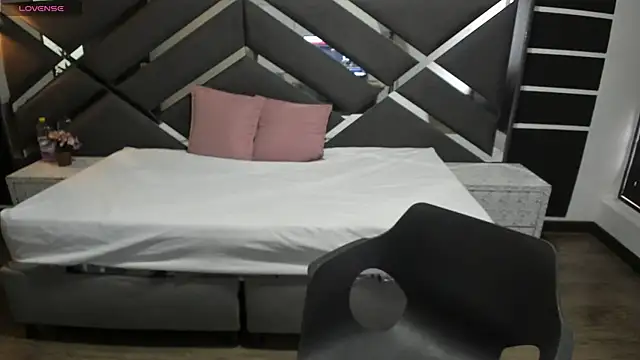 Snapshot of Ambarross_ chatting on 01.16.26 Ambarross online show from 01.16.26