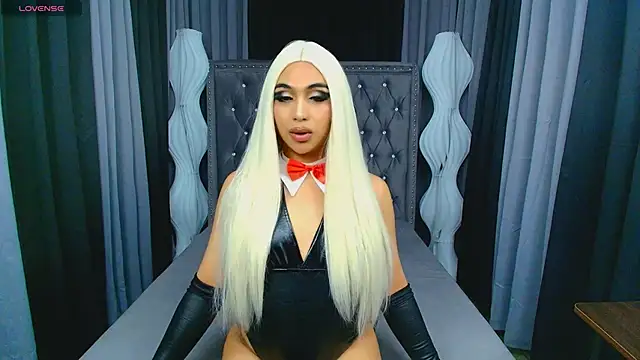 Snapshot of Clea_Moore chatting on 02.06.26 Clea Moore online show from 02.06.26