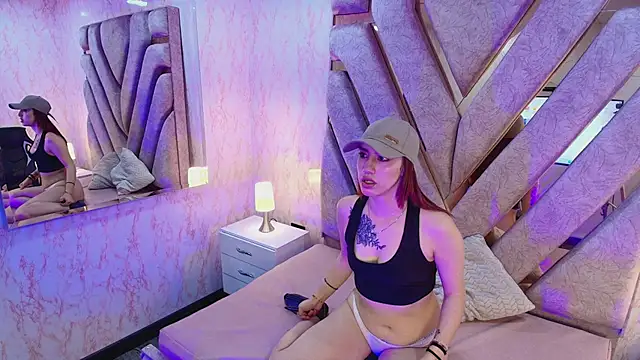 Snapshot of elodie_rouge chatting on 01.17.26 elodie rouge online show from 01.17.26