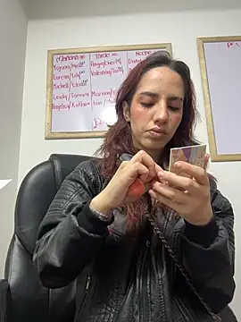 Snapshot of elodie_rouge chatting on 07.20.26 elodie rouge online show from 07.20.26