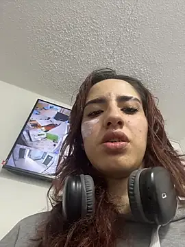 Snapshot of elodie_rouge chatting on 07.30.26 elodie rouge online show from 07.30.26