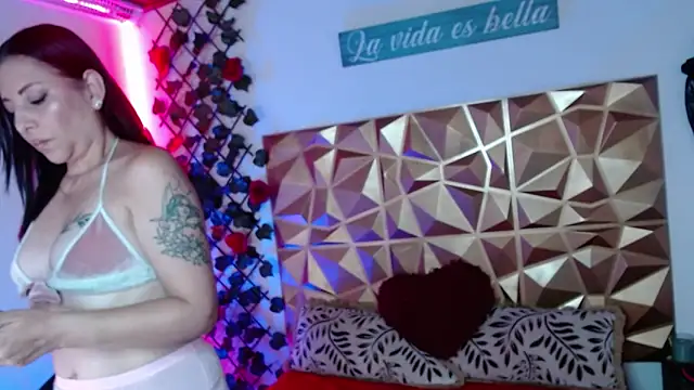 Snapshot of IvyFlame chatting on 03.21.26 IvyFlame online show from 03.21.26