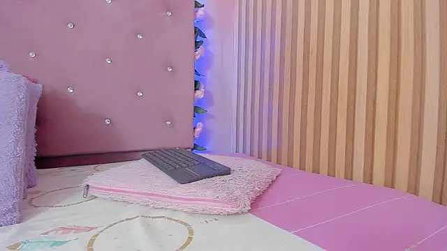 lovely  kiss   online show from 07.09.26