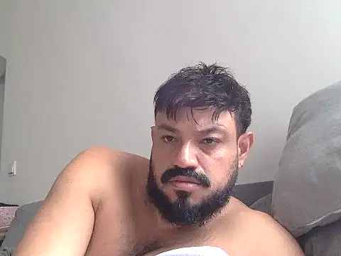 Snapshot of latinCuplex chatting on 03.23.26 latinCuplex online show from 03.23.26