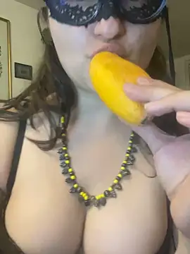 Snapshot of Leonoraaa chatting on 03.28.26 Leonoraaa online show from 03.28.26