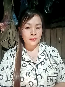 Snapshot of Bling_sexy chatting on 02.05.26 Bling sexy online show from 02.05.26