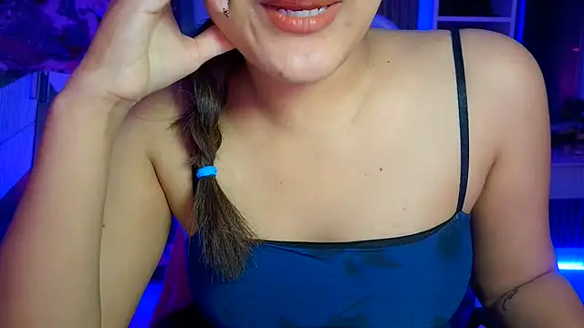 Snapshot of _Maanvi_ chatting on 06.14.26 Maanvi online show from 06.14.26