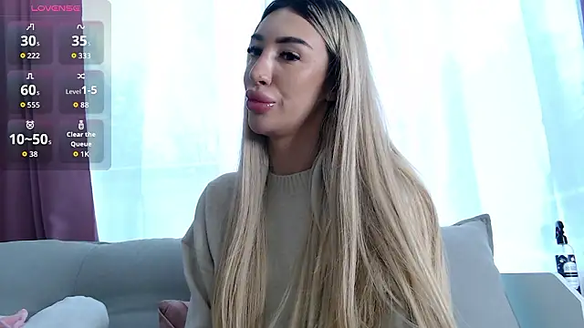 Snapshot of LunaVibes_ chatting on 02.02.26 LunaVibes online show from 02.02.26