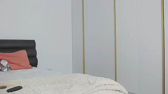 Snapshot of LunaVibes_ chatting on 02.11.26 LunaVibes online show from 02.11.26