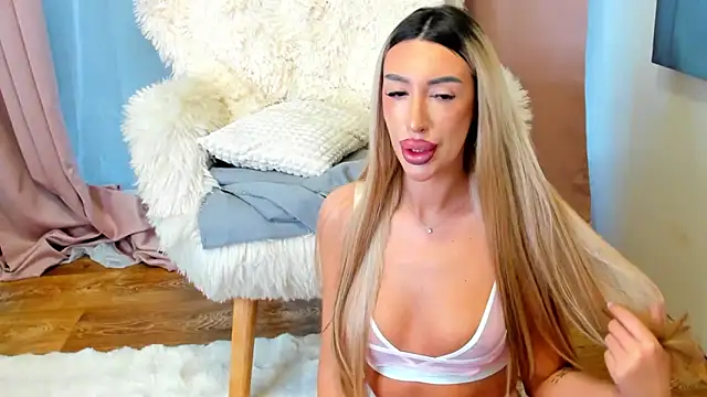 Snapshot of LunaVibes_ chatting on 02.20.26 LunaVibes online show from 02.20.26