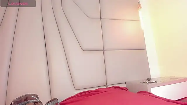 Snapshot of Miss-Saraii chatting on 03.18.26 Miss-Saraii online show from 03.18.26