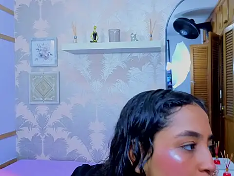 Emma Thompssonn online show from 02.05.26