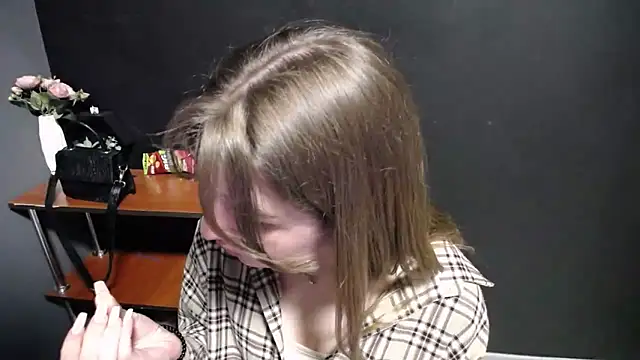 Sunny siren online show from 05.04.26
