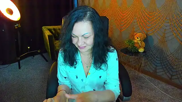 IrissMoon online show from 05.13.26