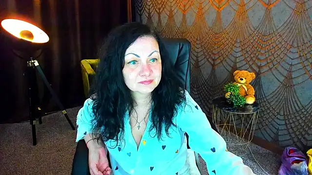 IrissMoon online show from 05.20.26