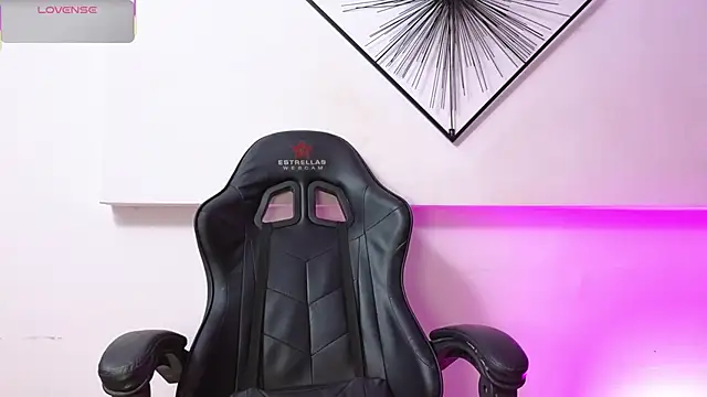 Snapshot of Rosse_Baker_ chatting on 03.20.26 Rosse Baker online show from 03.20.26