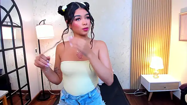 Snapshot of emeraldbell chatting on 01.19.26 emeraldbell online show from 01.19.26