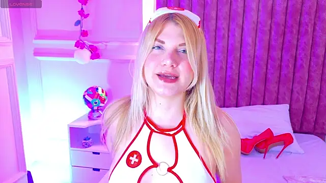 Crystal-Woods online show from 07.03.26