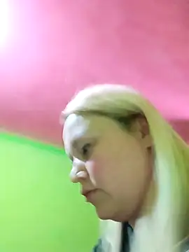 Snapshot of LisaWiliams chatting on 02.04.26 LisaWiliams online show from 02.04.26