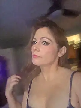 Snapshot of leahluvxo chatting on 02.04.26 leahluvxo online show from 02.04.26