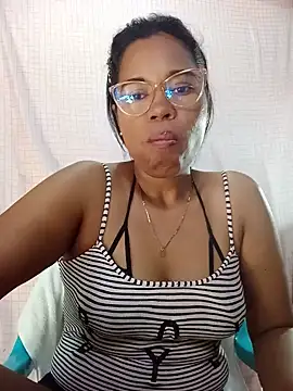 Snapshot of Yandris_1212 chatting on 07.17.26 Yandris 1212 online show from 07.17.26