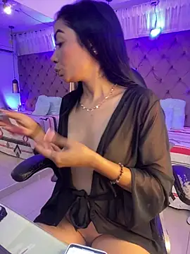 Auri   online show from 04.30.26
