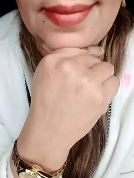 Snapshot of Naughty-Yousra chatting on 03.06.26 Naughty-Yousra online show from 03.06.26