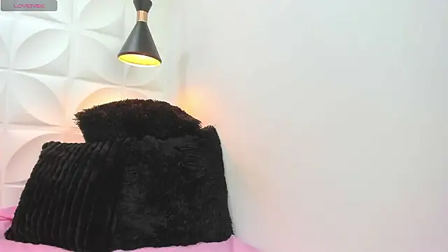 zaira skinny online show from 03.02.26