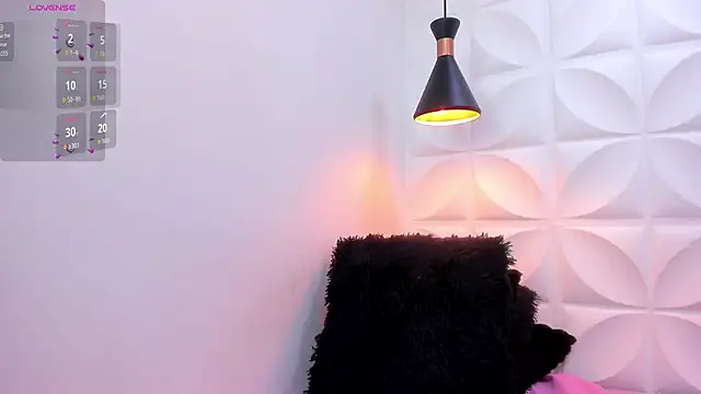 Snapshot of zaira_skinny chatting on 06.12.26 zaira skinny online show from 06.12.26