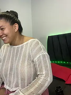 Snapshot of Helena-Paola chatting on 06.26.26 Helena-Paola online show from 06.26.26