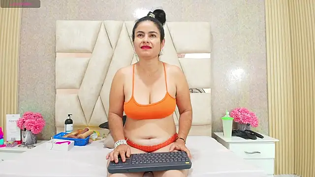 CrystallGomes online show from 04.25.26