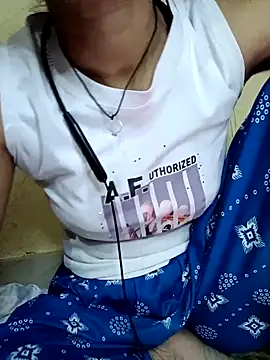 Snapshot of annugirl chatting on 03.18.26 annugirl online show from 03.18.26