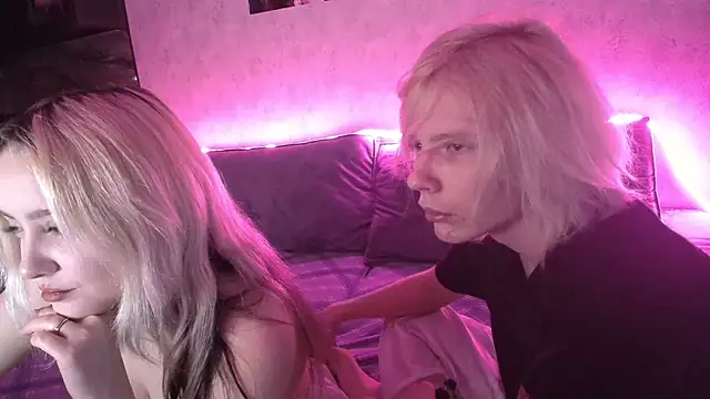 Snapshot of fray_and_lilla chatting on 02.27.26 fray and lilla online show from 02.27.26