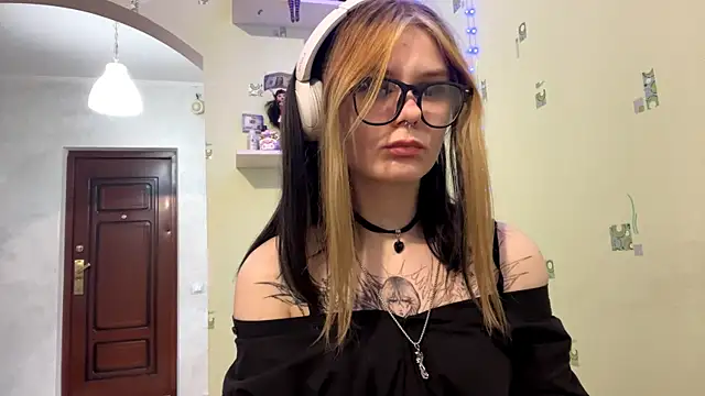 Snapshot of Katyytv chatting on 01.17.26 Katyytv online show from 01.17.26