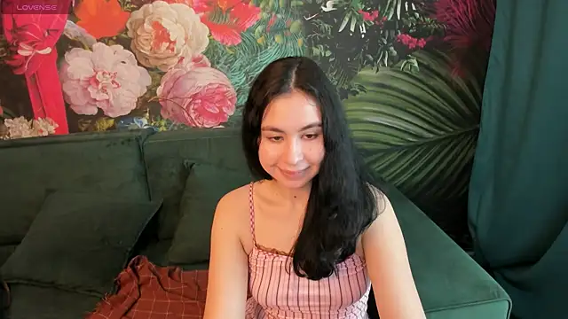 Snapshot of GiovannaAntonelli chatting on 03.20.26 GiovannaAntonelli online show from 03.20.26