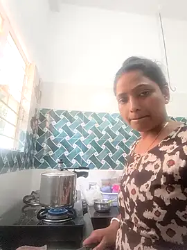 Snapshot of Hot-Tinaa chatting on 02.14.26 Hot-Tinaa online show from 02.14.26