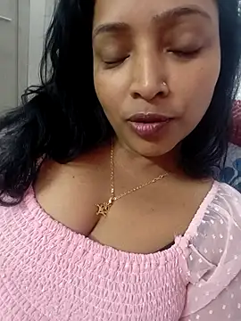 Snapshot of Hot-Tinaa chatting on 02.19.26 Hot-Tinaa online show from 02.19.26