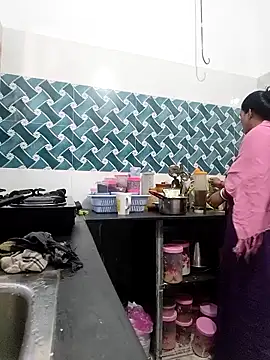 Hot-Tinaa online show from 02.27.26