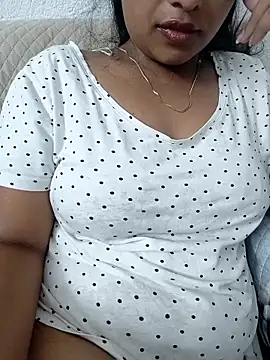 Hot-Tinaa online show from 04.05.26