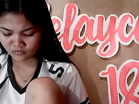 Snapshot of PinaySkinnyJust18 chatting on 01.18.26 PinaySkinnyJust18 online show from 01.18.26