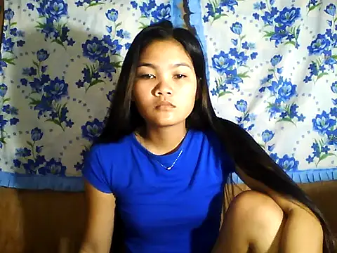 PinaySkinnyJust18 online show from 04.15.26