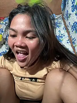 PinaySkinnyJust18 online show from 04.22.26