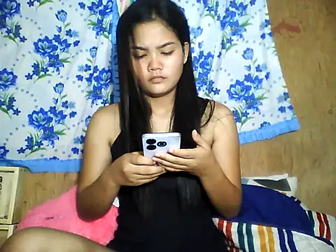 PinaySkinnyJust18 online show from 06.10.26