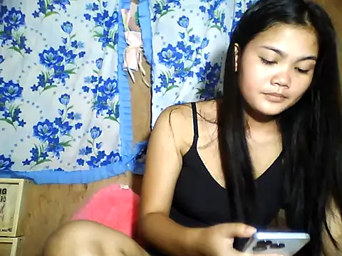 PinaySkinnyJust18 online show from 06.11.26